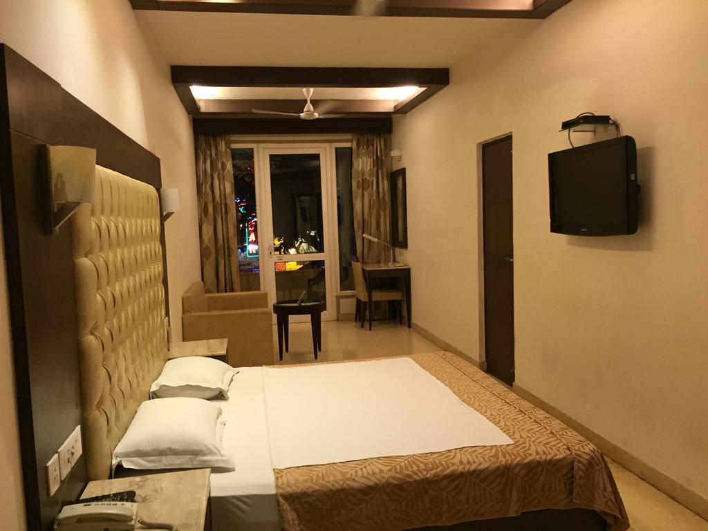 Metropolis Tourist Home New Delhi Eksteriør bilde