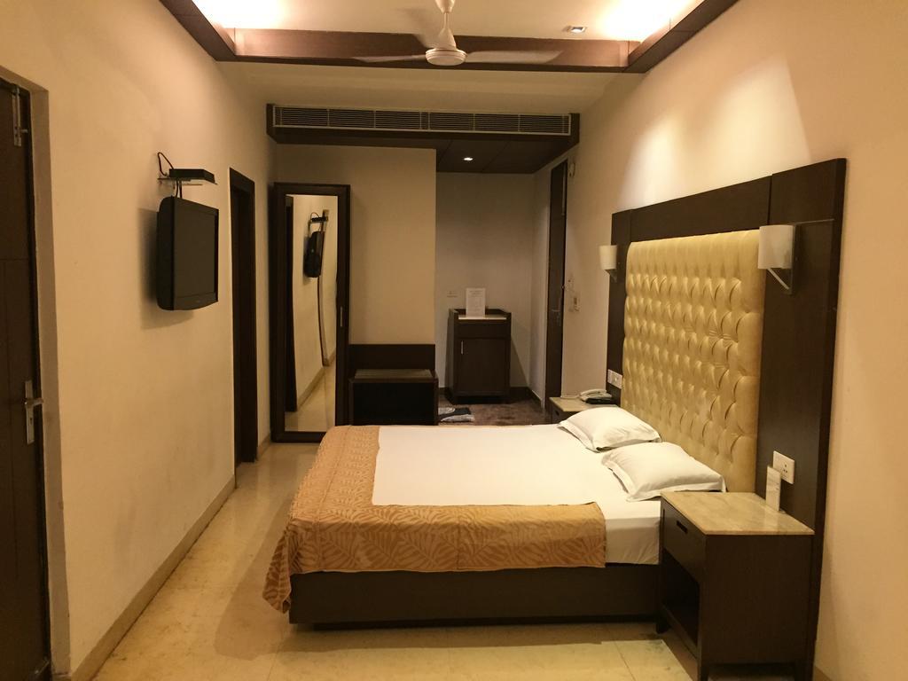 Metropolis Tourist Home New Delhi Eksteriør bilde