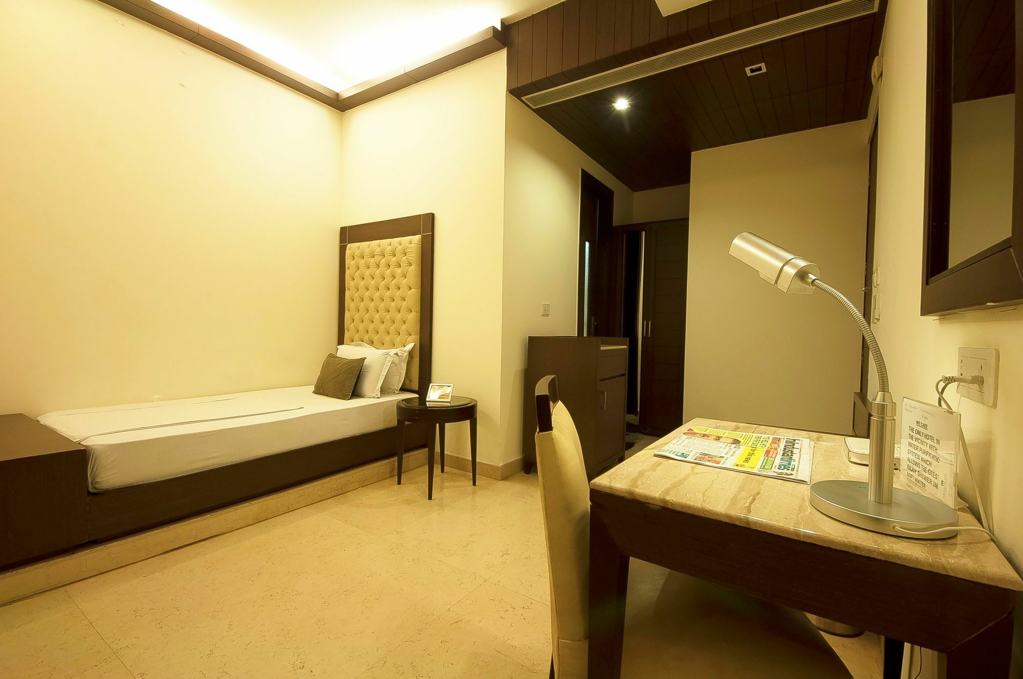 Metropolis Tourist Home New Delhi Eksteriør bilde