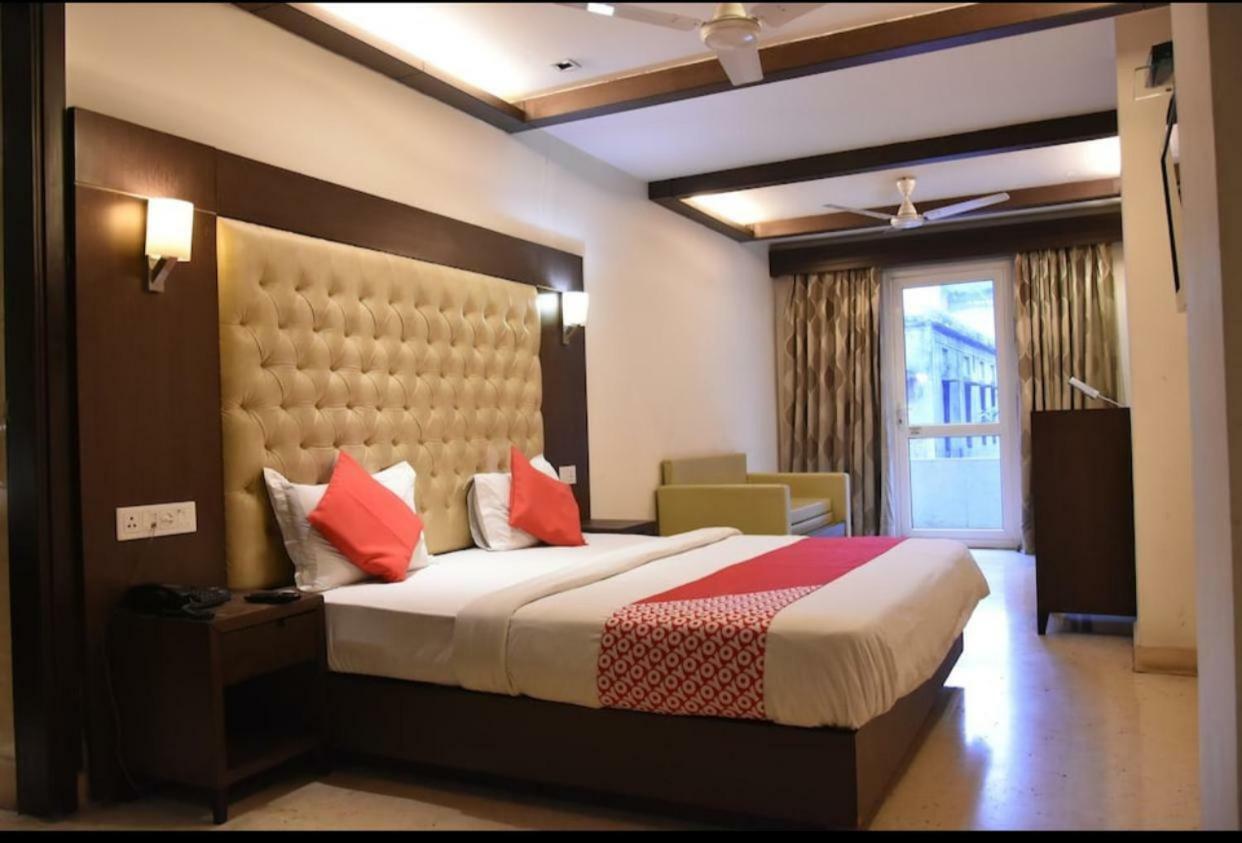 Metropolis Tourist Home New Delhi Eksteriør bilde