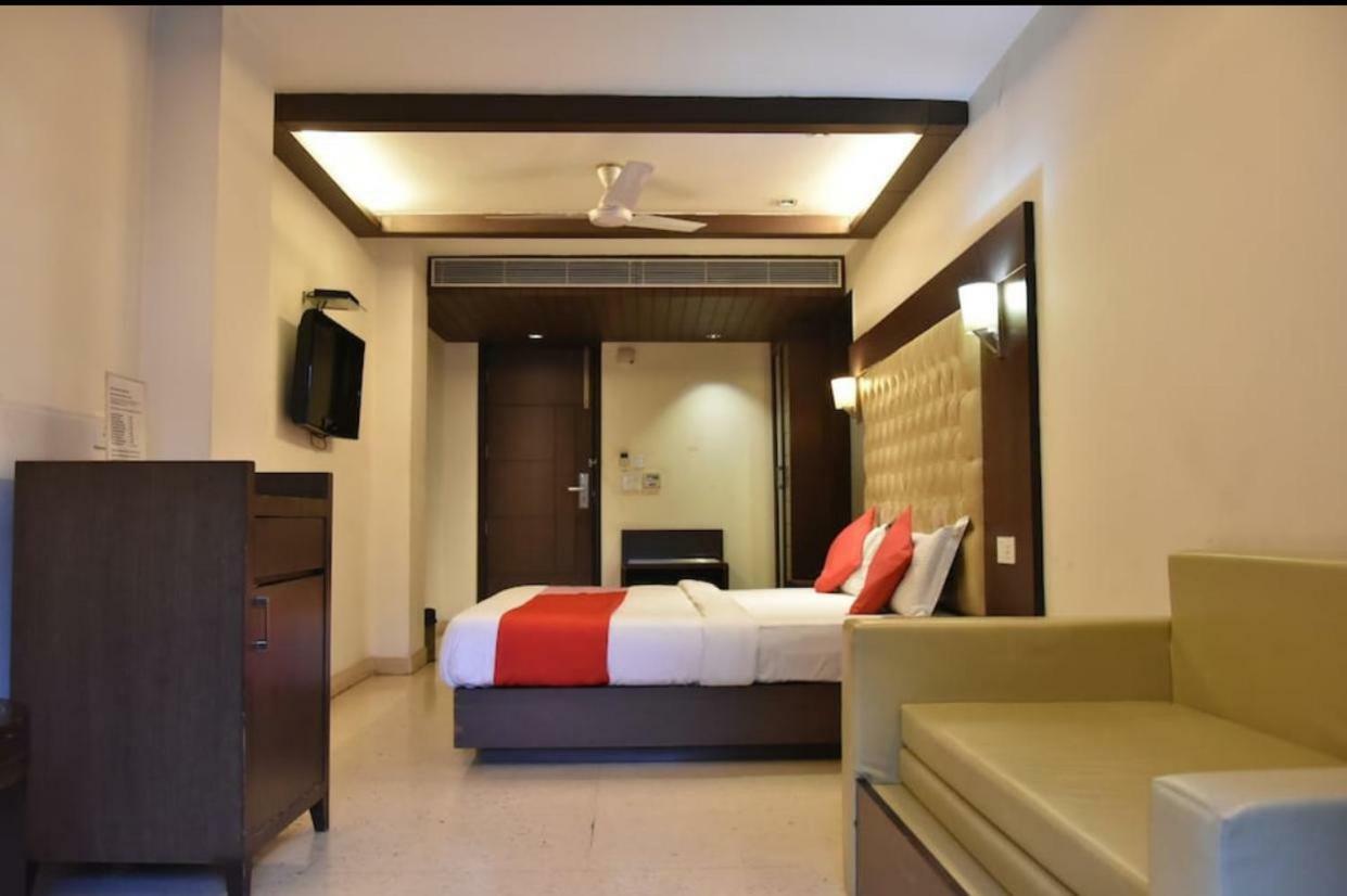 Metropolis Tourist Home New Delhi Eksteriør bilde